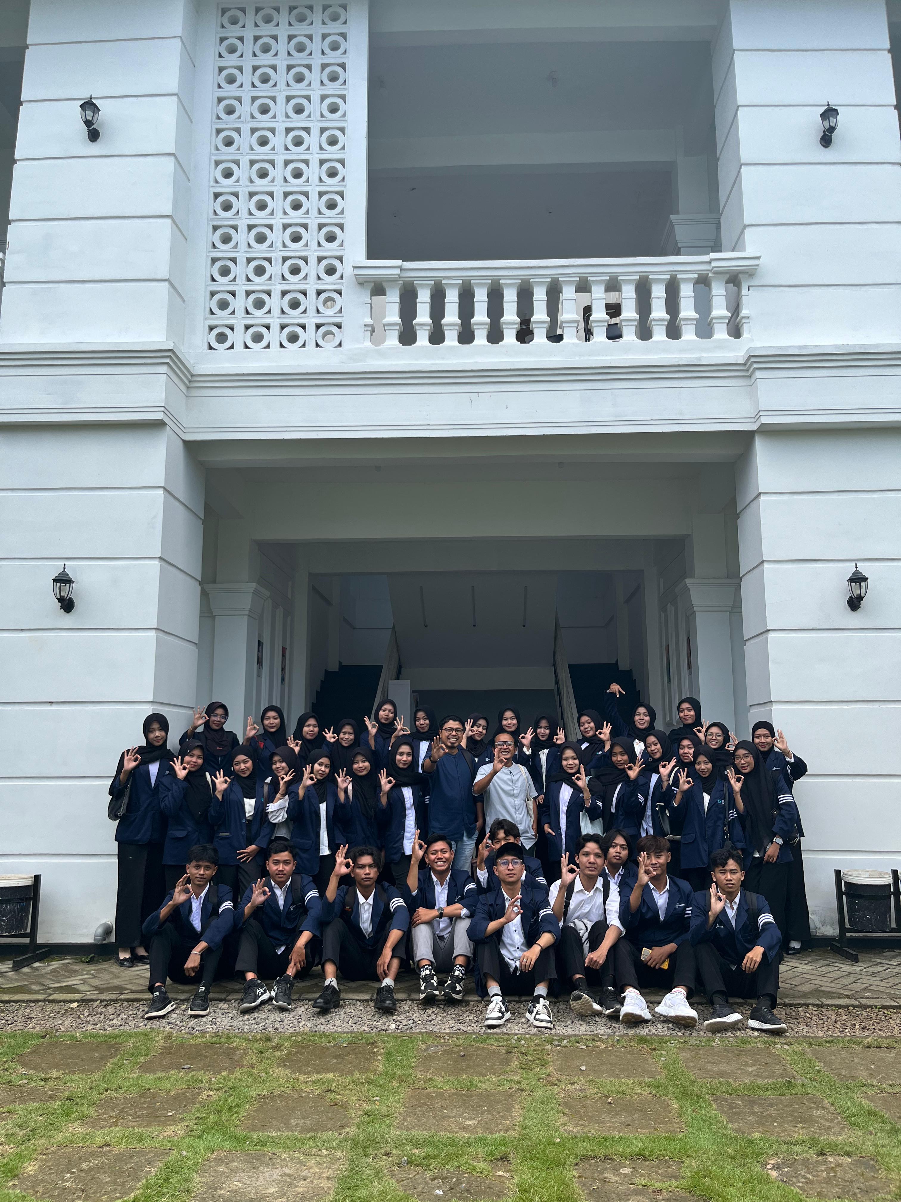 Foto bersama MOT MR B